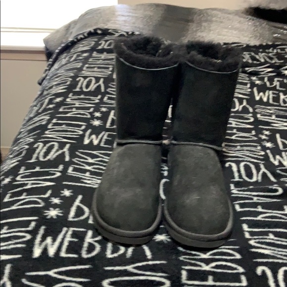 Brand new black uggs - Picture 2 of 2